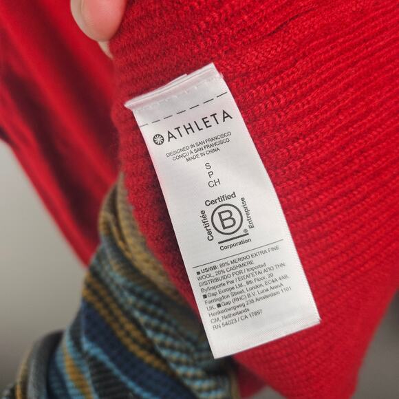 Athleta Cherry Red Alpine Turtleneck Merino Wool Cashmere Blend Sweater Size S - Picture 4 of 7